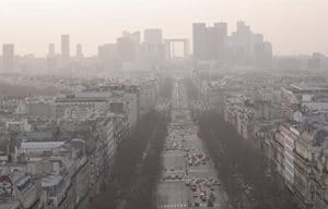 Ciudad con contaminación.